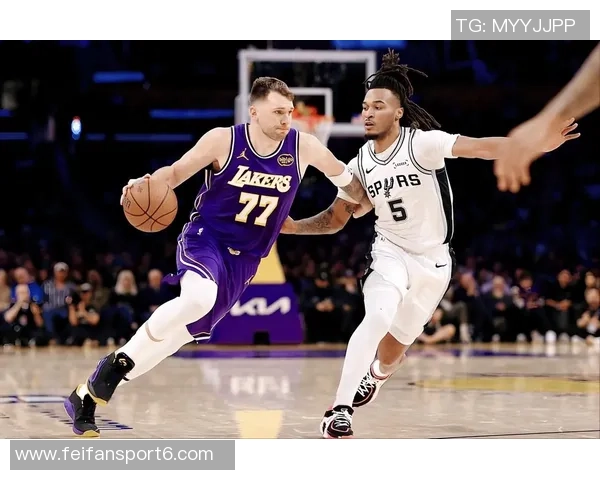 湖人防守失利马刺转换进攻狂轰35分创赛季新高 湖人防守失利马刺转换进攻狂轰35分创赛季新高